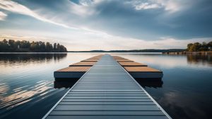 Steganlage mit langen Stegelementen auf einem See, Technus Steganlagen